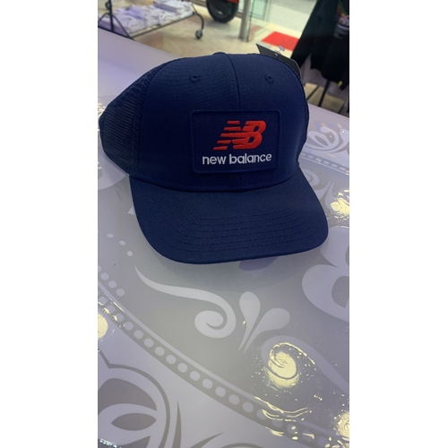 Gorra  NB azul y letra roja|NEW BALANCE